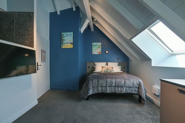 Room 6 of 101