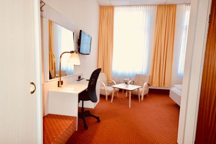 Room 10 of 35