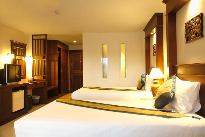 Room 9 of 90