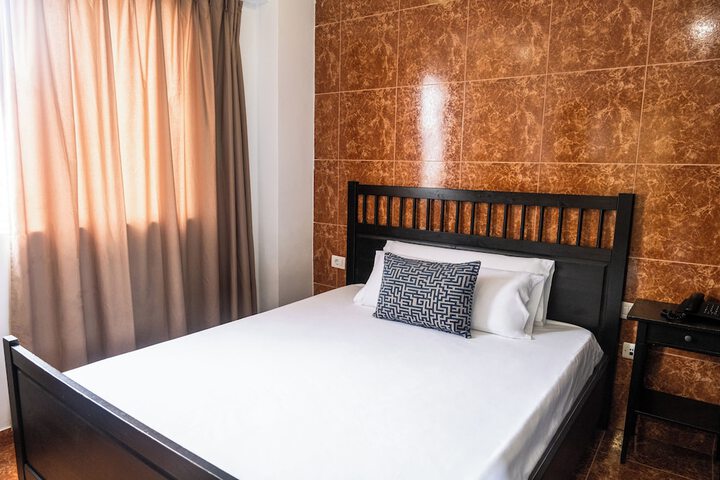 Room 4 of 31