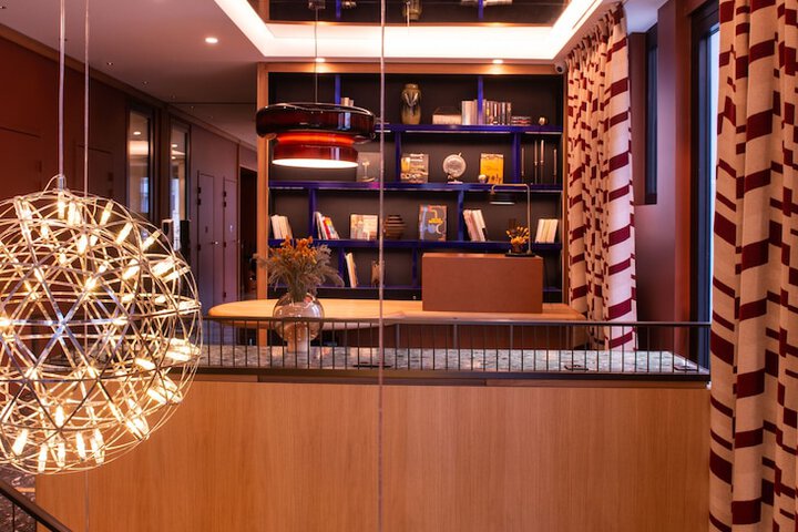 Hotel Interior 7 of 93