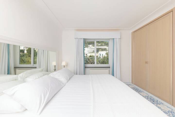 Room 45 of 115