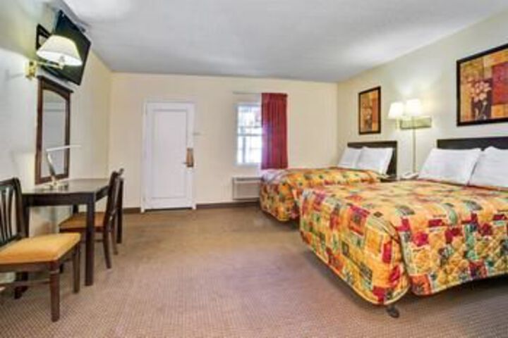 Room 27 of 39