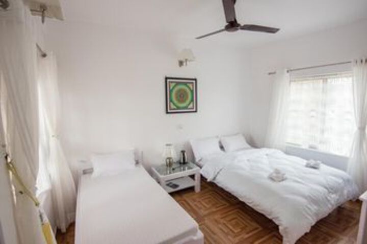 Room 3 of 10