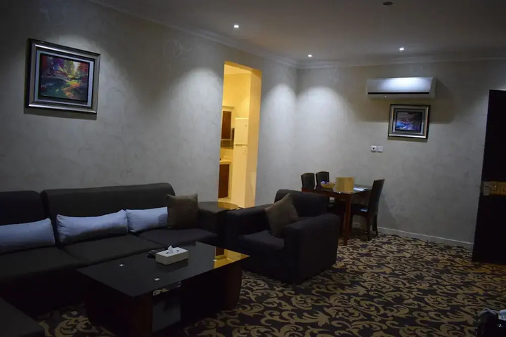 hotel_rooms