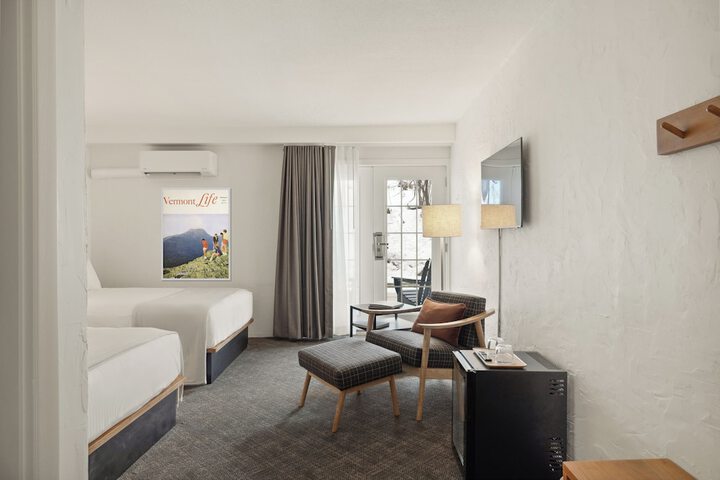 Room 25 of 76