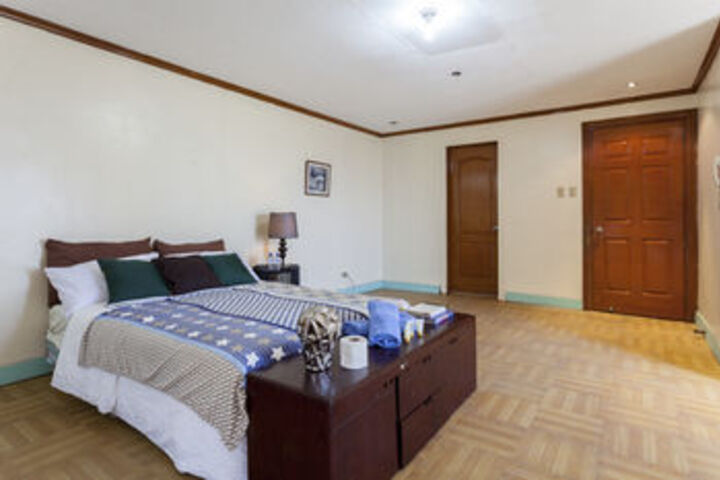 Room 8 of 25