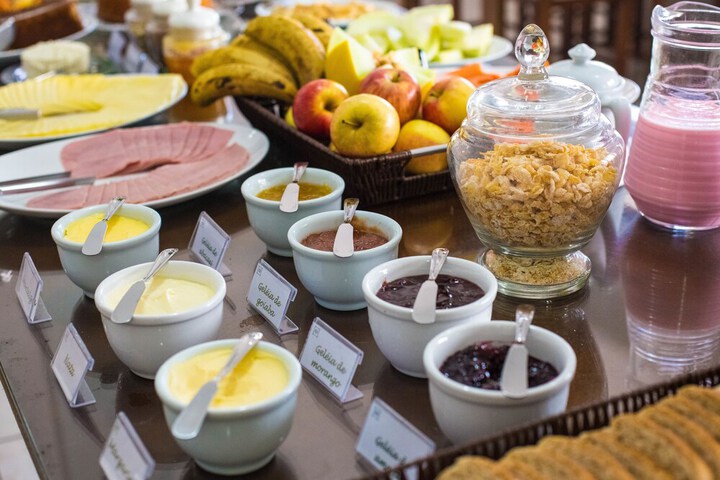 Breakfast/Coffee Service 25 of 33