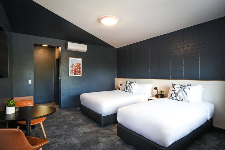 Room 3 of 35