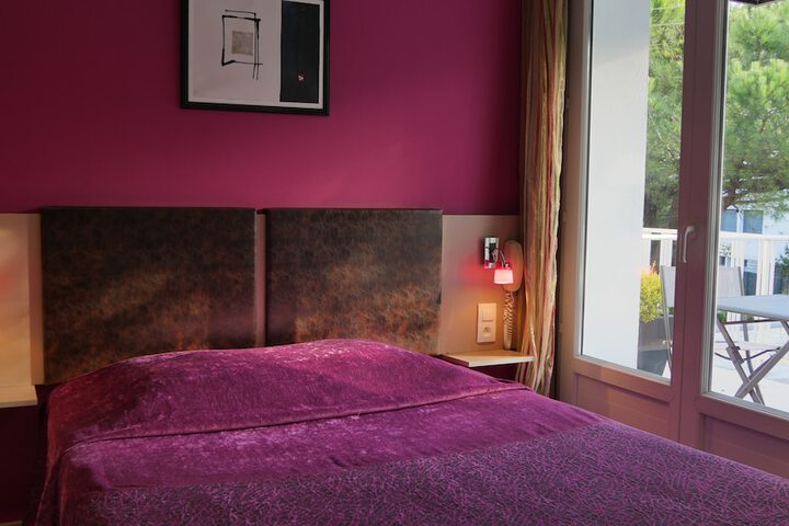 Room 6 of 49