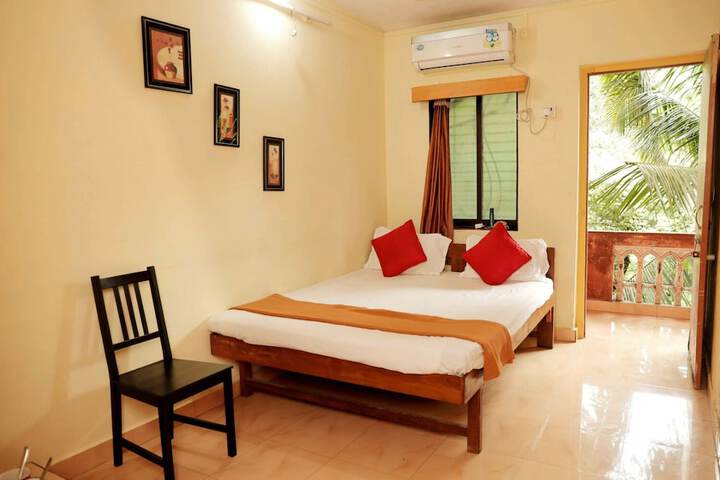 Room 4 of 26