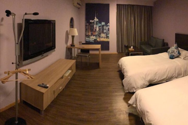 Room 7 of 25