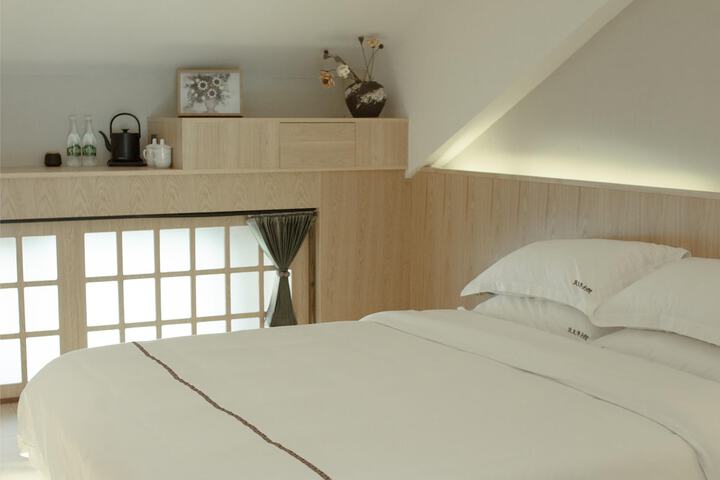 Room 17 of 131