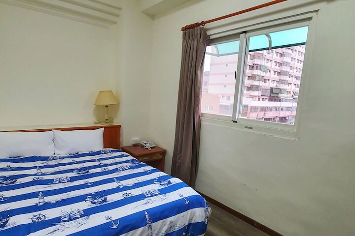 Room 16 of 46