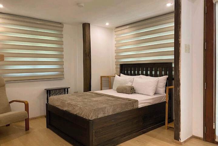 Room 8 of 37