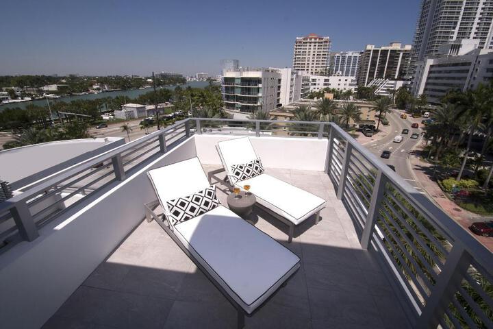 Studio Suite Queen Bed Side Ocean View Sofa Balcony (20 of 38)