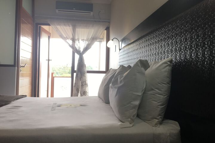Room 12 of 30