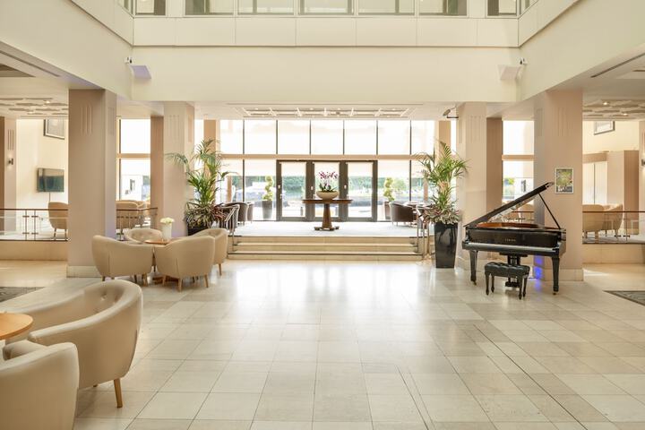 Guest Lobby