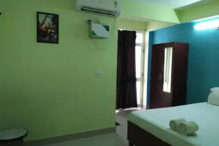 Room 5 of 13