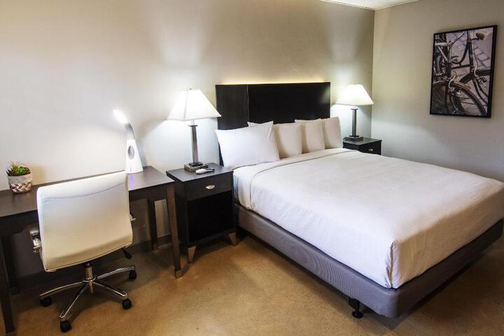 Twin 2 King Beds