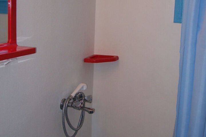 Room 12 of 26