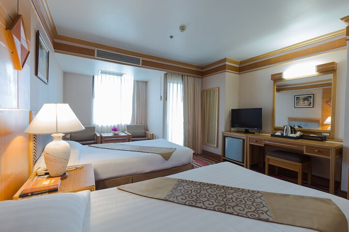 Room 19 of 104
