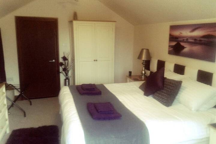 Room 3 of 16