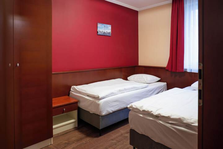 Room 46 of 153