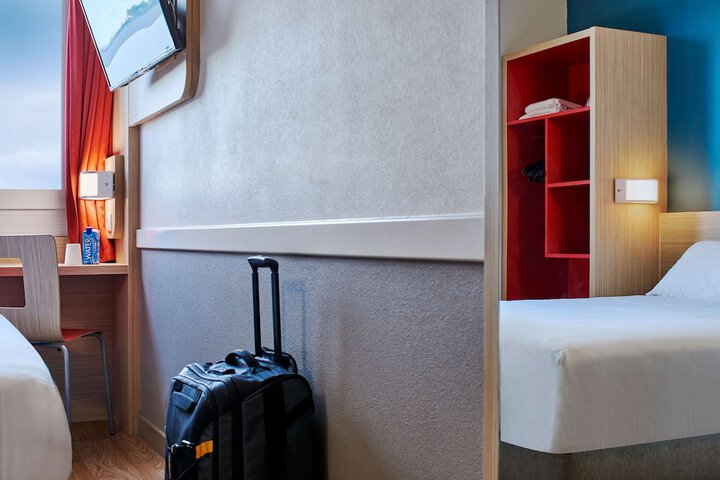 Room 18 of 65