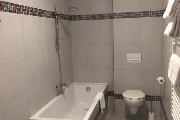 Room 43 of 61