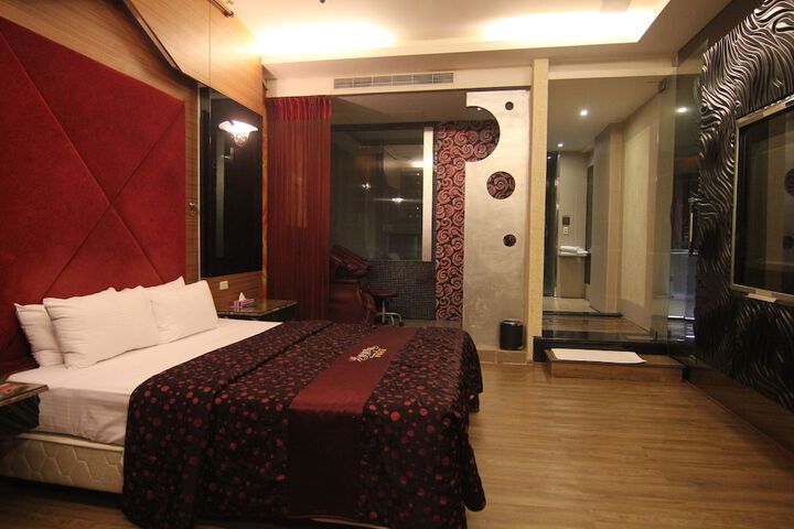 Room 12 of 56