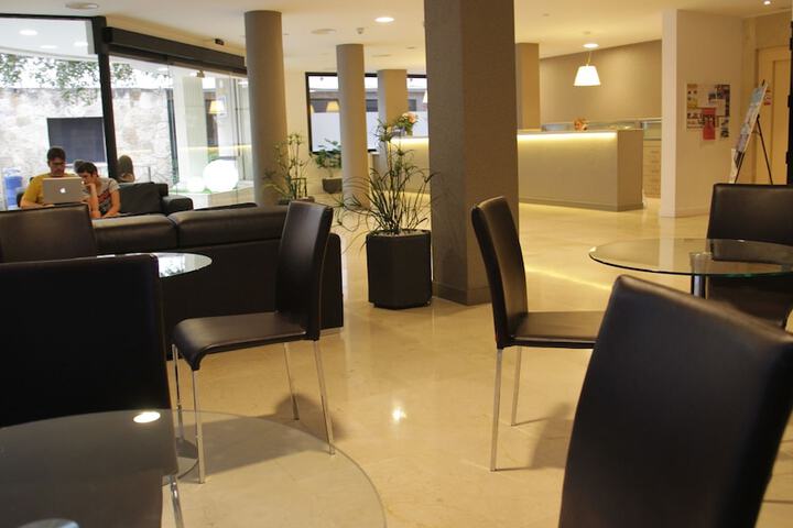 Dining 55 of 68