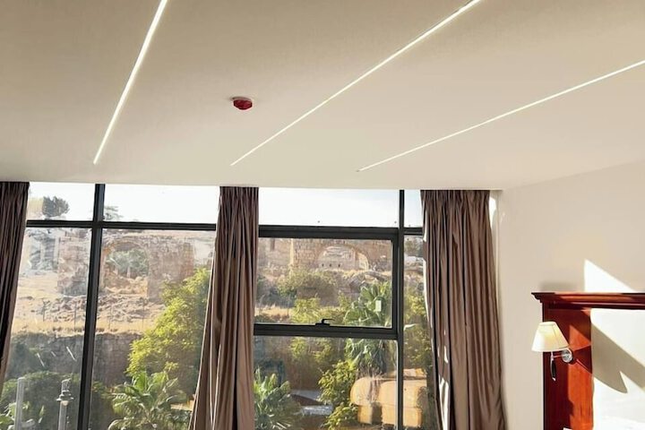 Room 2 of 17