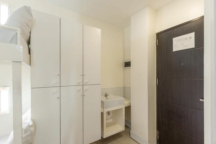 Room 10 of 58