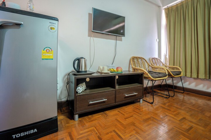 Room 6 of 25
