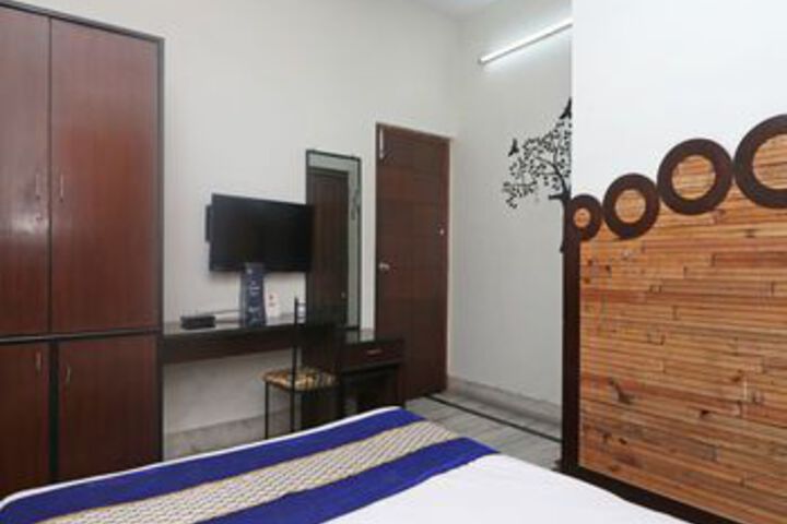 Room 16 of 24