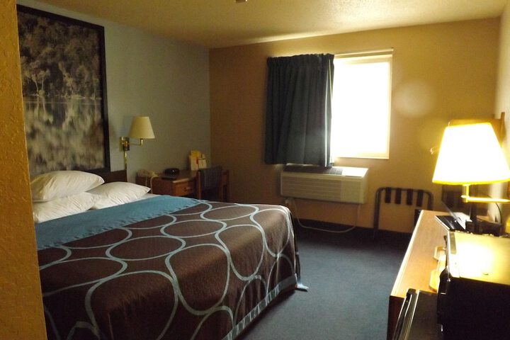 Room 16 of 52