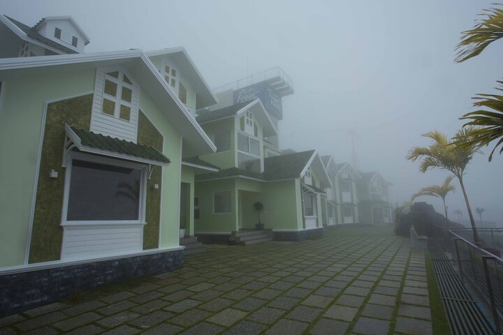 Hotel Exterior 96 of 96