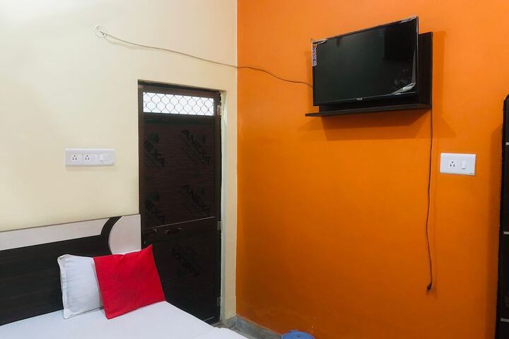 Room 7 of 14
