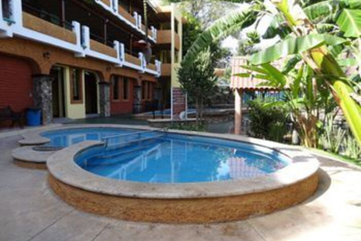 Pool 13 of 20