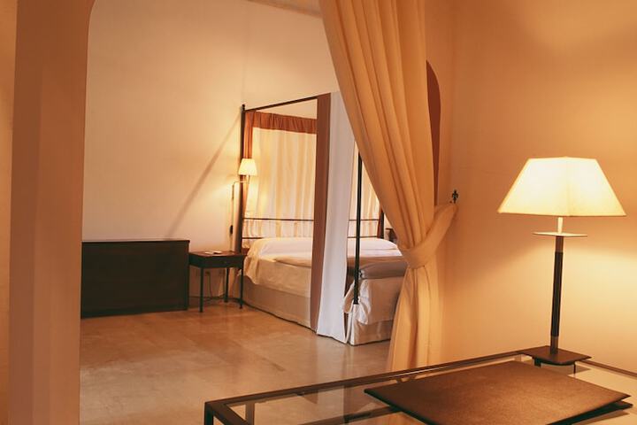 Room 12 of 43