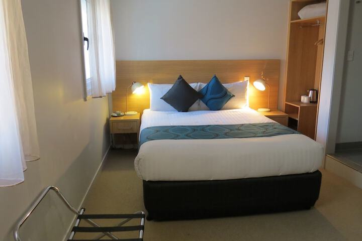 Room 30 of 76