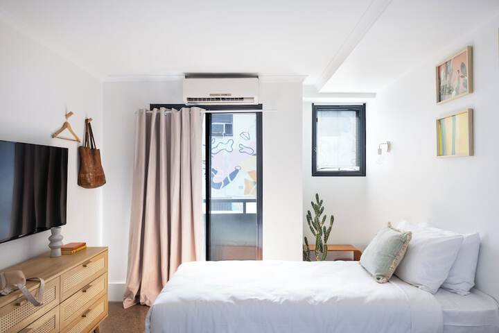 Room 10 of 37