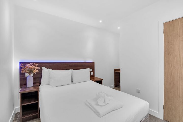 Room 18 of 49