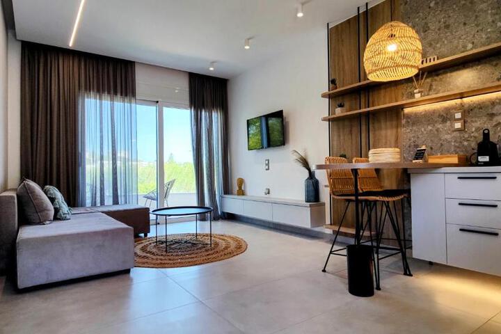 Aelia Apartments