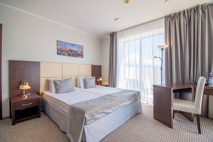 Room 8 of 55