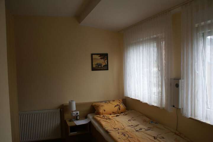 Room 16 of 65
