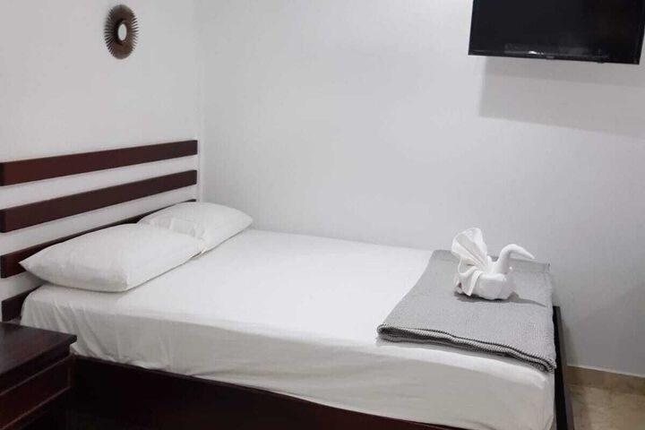Room 5 of 6