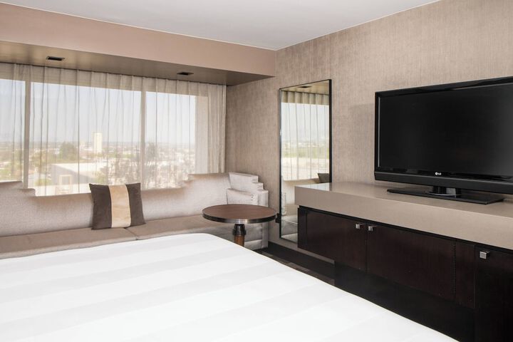 Room 33 of 108