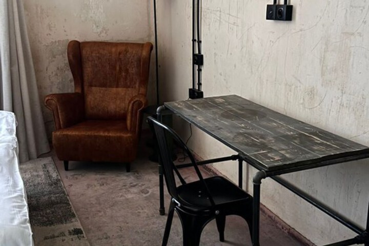 Room 16 of 51